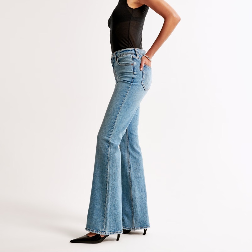 Abercrombie & Fitch Light Blue High-Rise Wide Leg Jeans